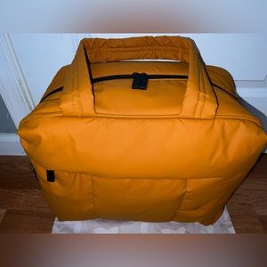 🎉 SOLD 🎉 calpak luka duffel in pumpkin